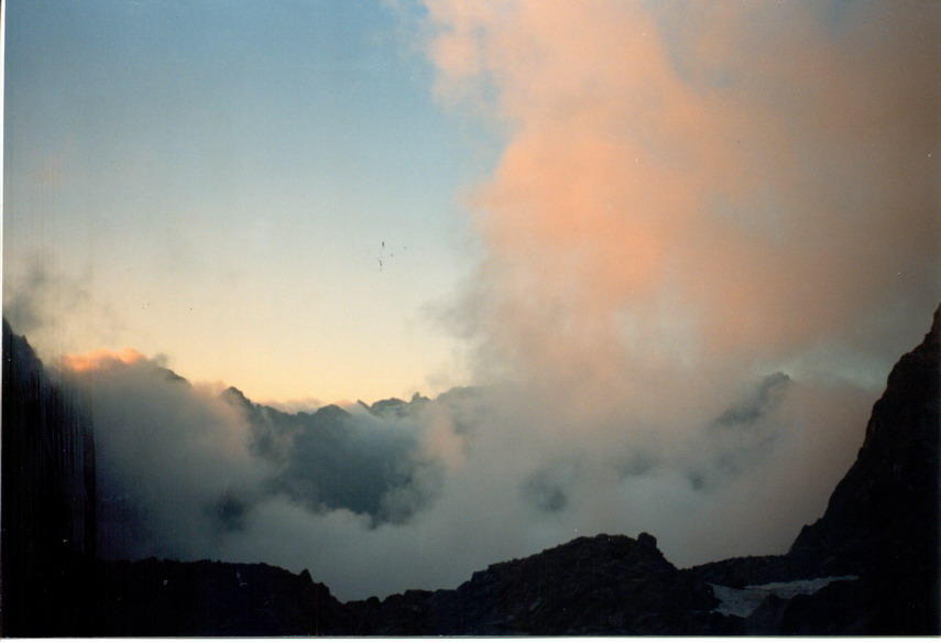 Nubi e vapori in risalita dal Vallone della Rovina al Colle del Chiapous