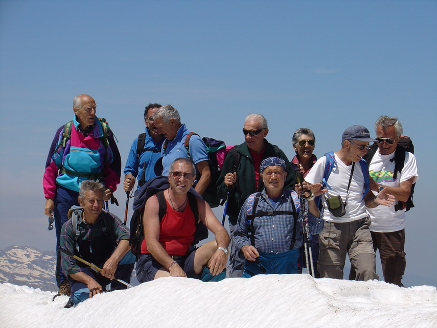 Gruppo sulla neve del monte Casarola.