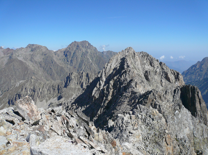 Il Monte Matto e, in primo piano, la Testa Nord di Bresses