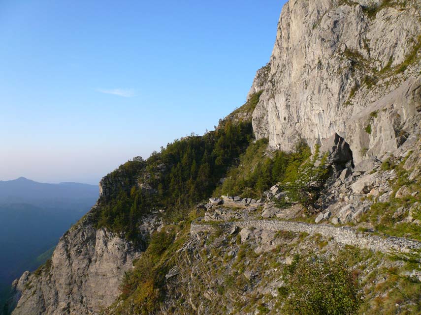 Il sentiero degli Alpini in questa immagine e nelle successive