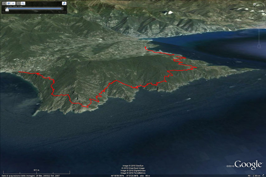 Suggestivo il tracciato del gps lungo gli infiniti saliscendi del promontorio di Portofino da ovest ad est