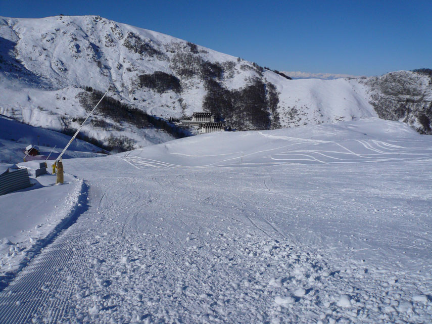 La pista del Colletto, in perfette condizioni di neve e di "traffico", invita a far correre gli sci