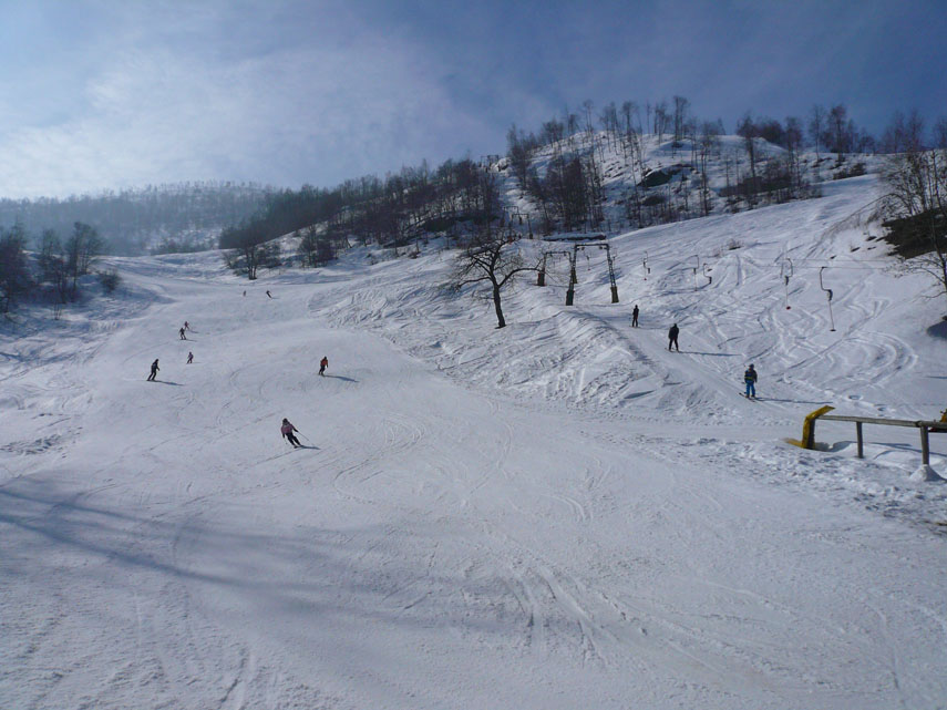 Lo skilift "Alpet" che parte dalla località dei Cardini