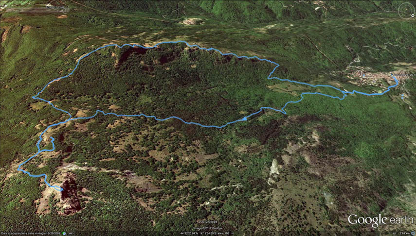 Il tracciato dell'escursione rilevato con il gps (l'anello è stato percorso in senso antiorario). Partenza dalla chiesa di Fontanigorda - Bosco delle Fate - cresta nord-ovest del Castello Fante - Monte Castello Fante - Passo del Fante - Passo del Gifarco - Monte Gifarco - Monte Roccabruna - Passo del Gifarco - Bosco delle Fate - Fontanigorda