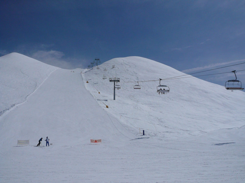 A Prato Nevoso si scia ancora in grande stile: qui gli impianti chiuderanno il 28 aprile mentre ad Artesina andranno avanti fino al 1 maggio!