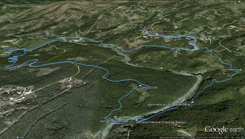 Il tracciato dell’escursione rilevato con il gps (l’anello è stato percorso in senso orario). Partenza da Tiglieto (bivio per Acquabianca, m. 500) - strada provinciale per Acquabianca - Via Bertalin - Rio Masino (m. 454) - bivio Case Reborina (m. 480) - ponte sul Rio della Gerla (Rian dra Gerla) - Ferriera Inferiore (Frera da Bassu, m. 412) - ponte di ferro sull’Orba - Casa Quizza - provinciale Urbe-Tiglieto - Badia di Tiglieto (m. 378) - ponte romanico sull’Orba (quercia secolare) - attraversamento provinciale (bivio per gli impianti sportivi) - Casa Bertalin - Via Bertalin - provinciale Acquabianca-Tiglieto - Tiglieto