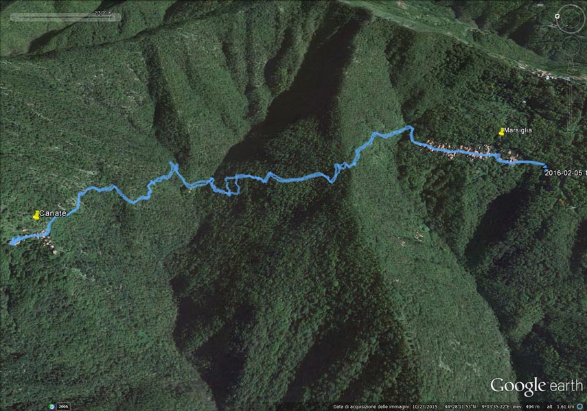 Il tracciato dell’escursione rilevato con il gps (notevolmente impreciso in questo vallone molto chiuso). Partenza da Marsiglia (frazione di Davagna, m. 548) - Costa di Arvigo (m. 595) - discesa sul versante sinistro della Val Canate - ponticello in legno sul Rio Canate (m. 375) - Scandolaro (m. 400) - versante meridionale del Monte Lago - Canate (m. 545). Ritorno per lo stesso itinerario