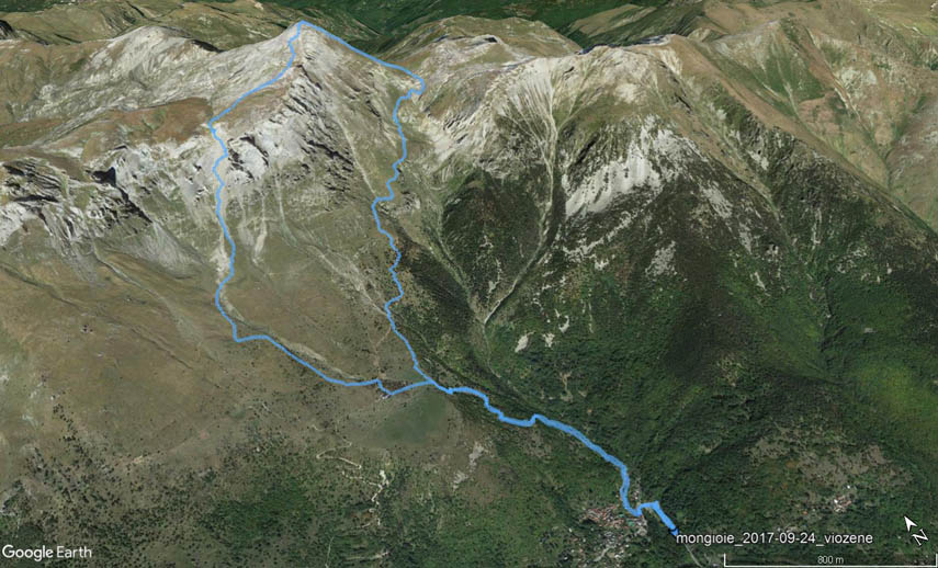 Il tracciato dell'escursione rilevato con il gps (l'anello è stato percorso in senso orario). Partenza da Viozene (m. 1245) - Pian Rosso - Rifugio Mongioie (m. 1555) - Gola delle Scaglie - Bocchino delle Scaglie (m.2325) - Monte Mongioie (m. 2630) - Bocchino dell'Aseo (m. 2292) - Pian dell'Olio (m. 2090) - Pian Rosso - Viozene