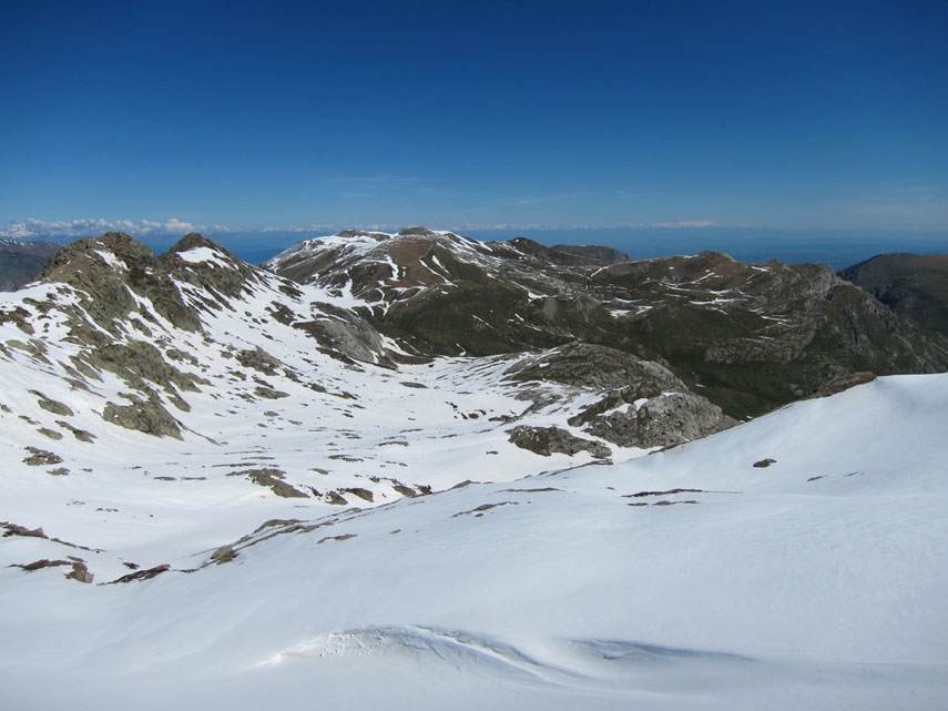 Mai visto così tanto bianco qui alla fine di maggio, neanche nel 2009 e nel 2013 quando in inverno queste montagne furono seppellite da metri e metri di neve!